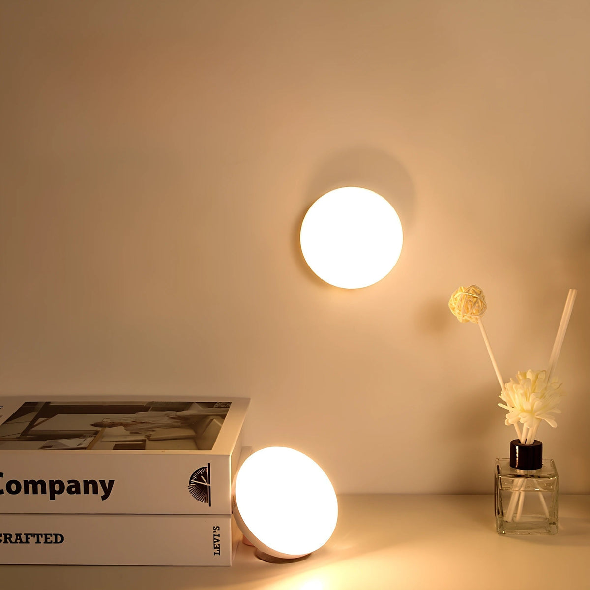 Lampe LED ronde à détecteur de mouvement et fixation magnétique