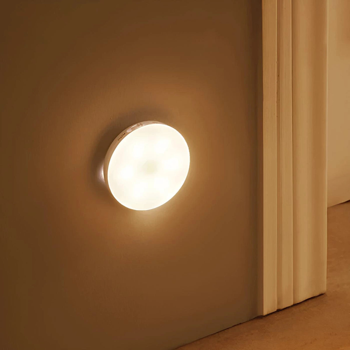 Lampe LED ronde à détecteur de mouvement et fixation magnétique
