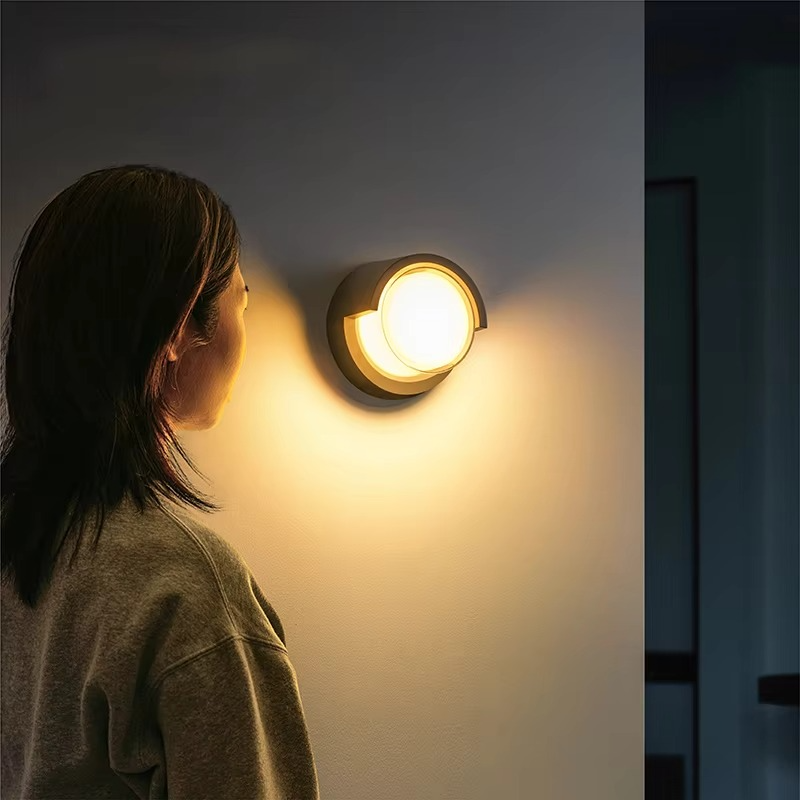 Applique extérieure LED à détecteur de mouvement IP65