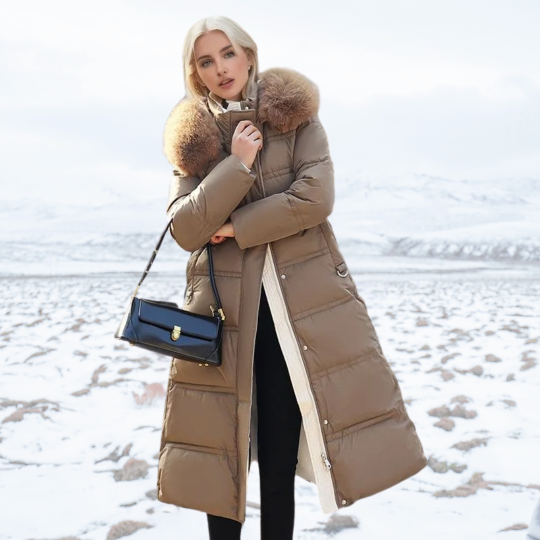 Manteau long matelassé à capuche en fausse fourrure et ceinture