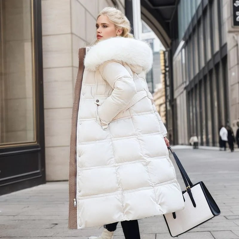 Manteau long matelassé à capuche en fausse fourrure et ceinture