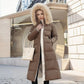 Manteau long matelassé à capuche en fausse fourrure et ceinture