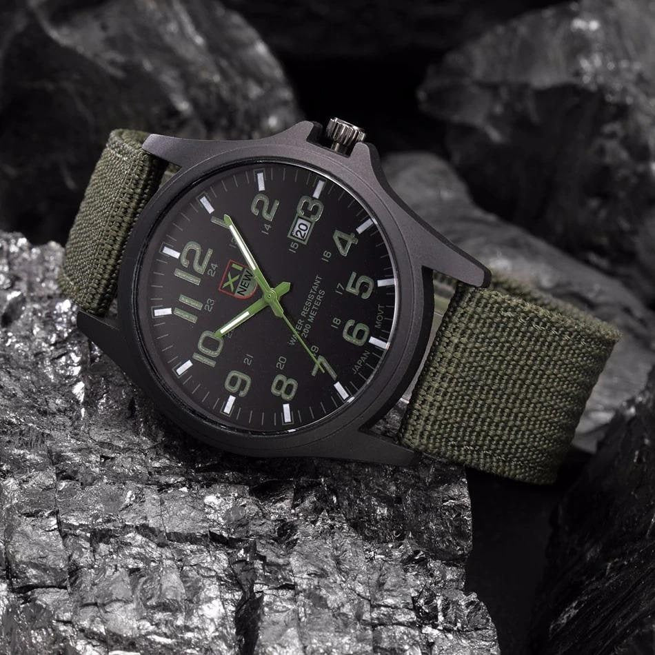 Montre analogique homme à bracelet nylon et cadran 24 heures