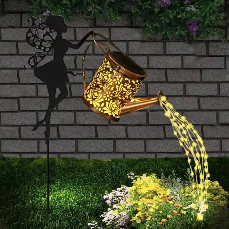 Lampe solaire de jardin en forme d'arrosoir à guirlande lumineuse