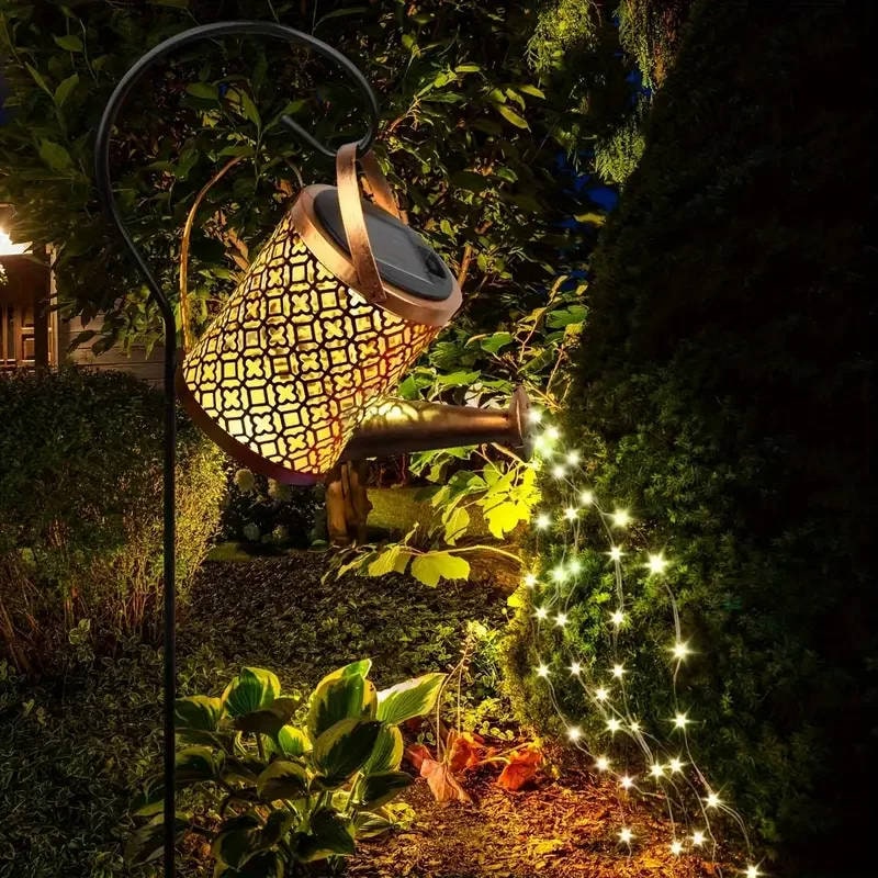 Lampe solaire de jardin en forme d'arrosoir à guirlande lumineuse