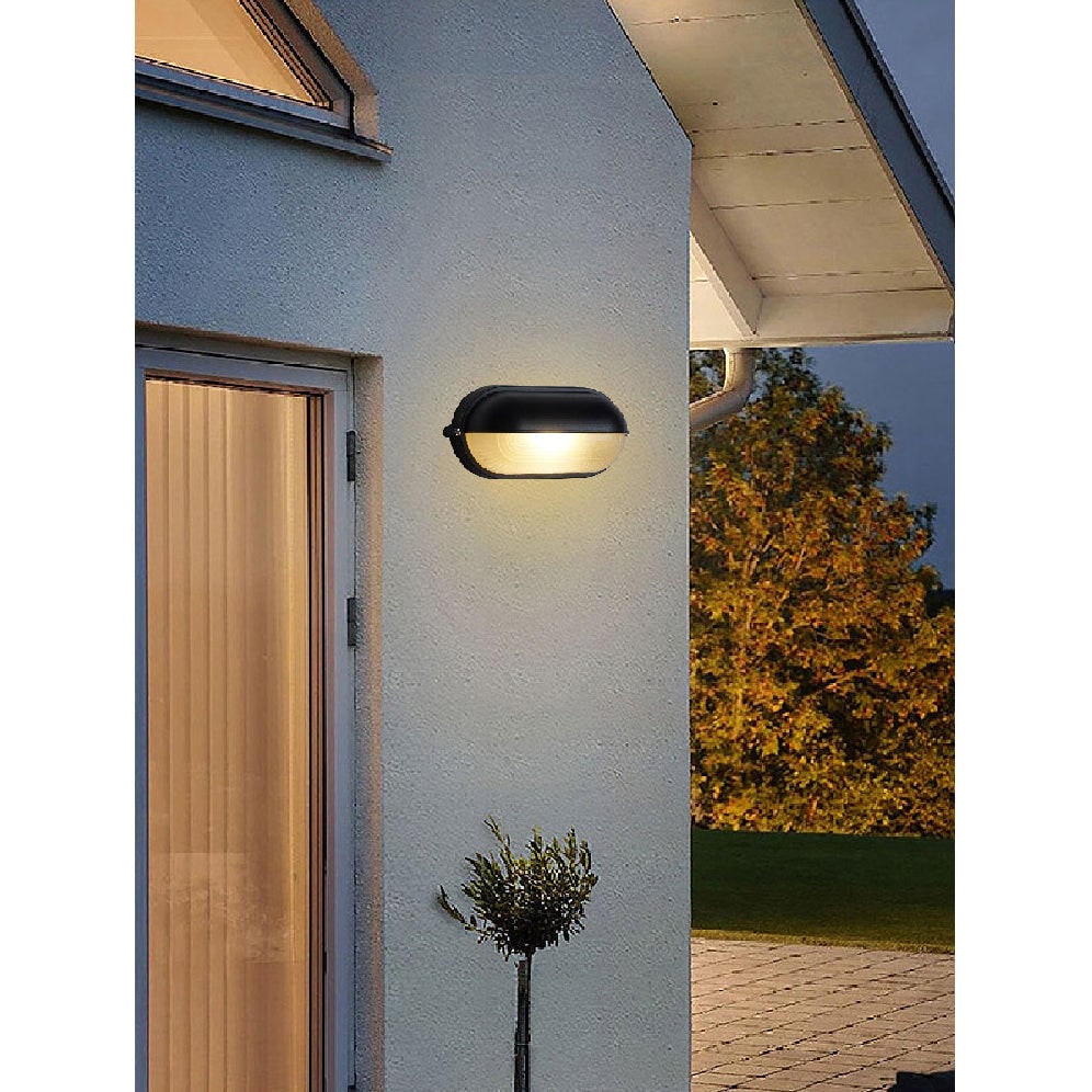 Applique extérieure ovale à diffuseur en verre rainuré