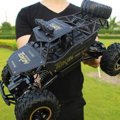 Voiture radiocommandée tout-terrain 4 × 4, échelle 1:12