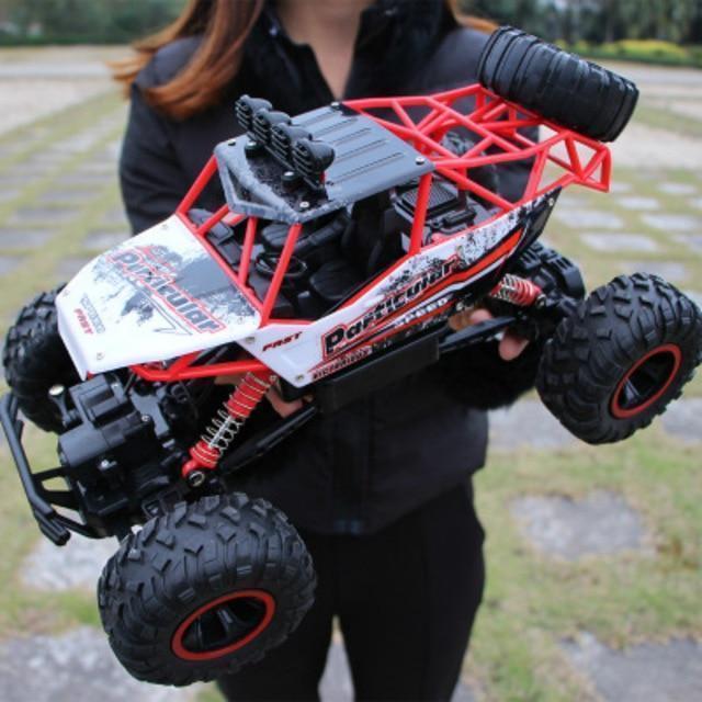 Voiture radiocommandée tout-terrain 4 × 4, échelle 1:12