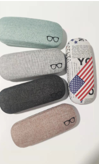 Lunettes de lecture à verres progressifs et monture métallique