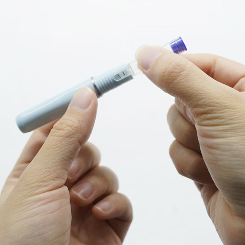 Stylo-plume rétractable à pointe fine avec clip