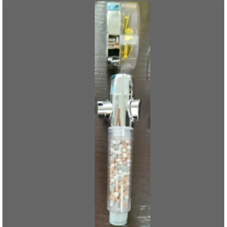 Pommeau de douche filtrant avec bouton pause et flexible
