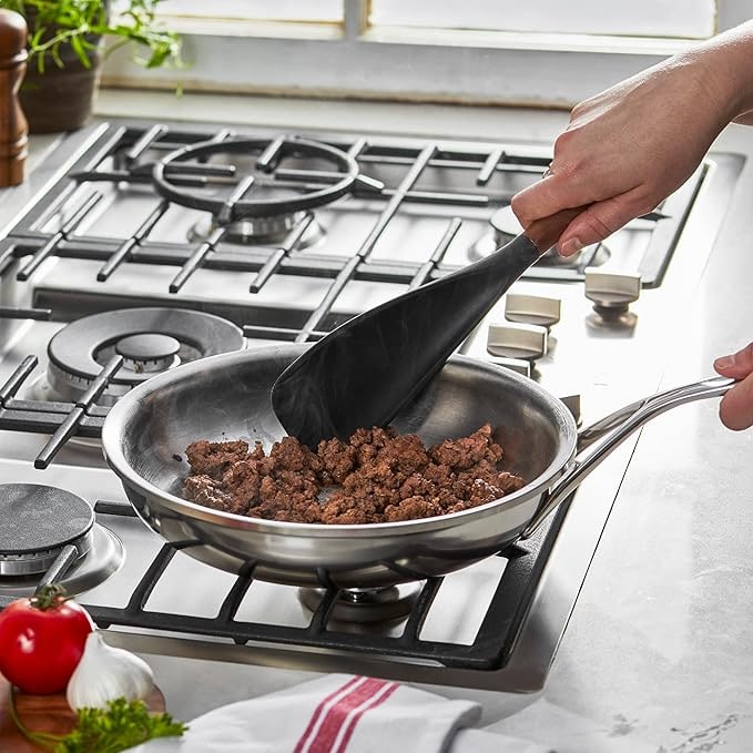 Cuillère-spatule en silicone avec manche en bois