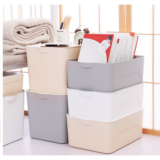 Boîte de rangement empilable avec couvercle et poignées