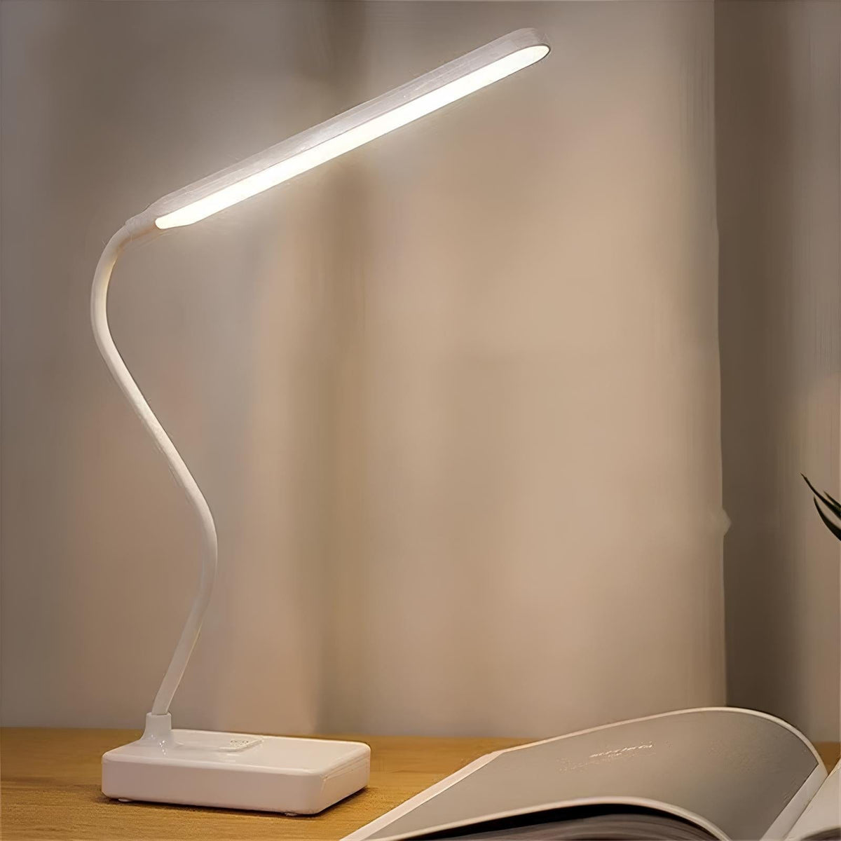 Lampe de bureau à bras flexible et lumière tactile réglable
