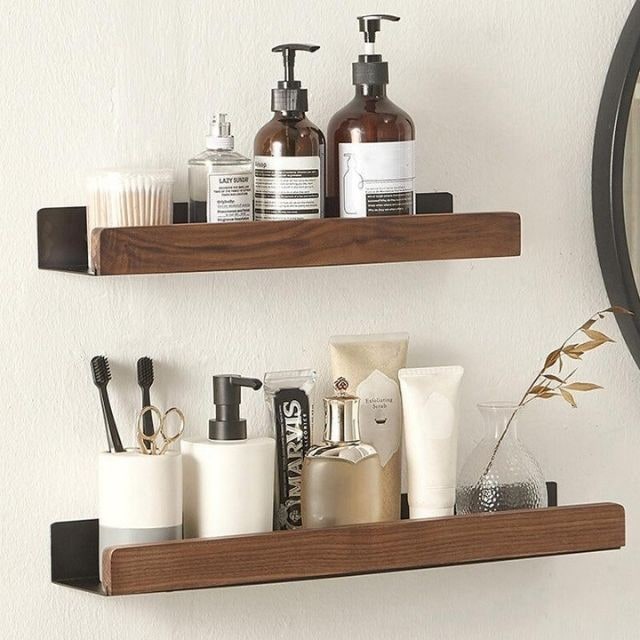 Étagère murale avec barre en bois et support métallique