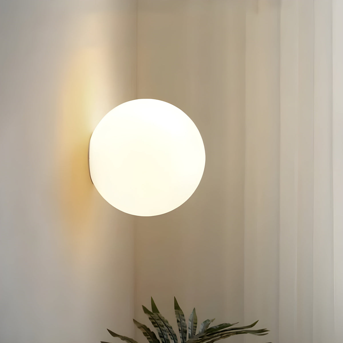 Applique ou plafonnier globe en verre dépoli