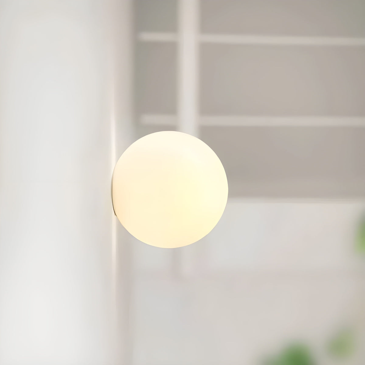 Applique ou plafonnier globe en verre dépoli