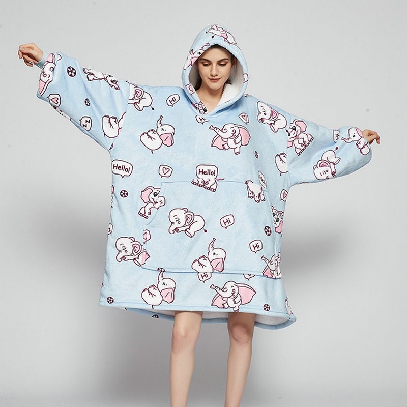 Couverture à enfiler avec capuche et poche kangourou