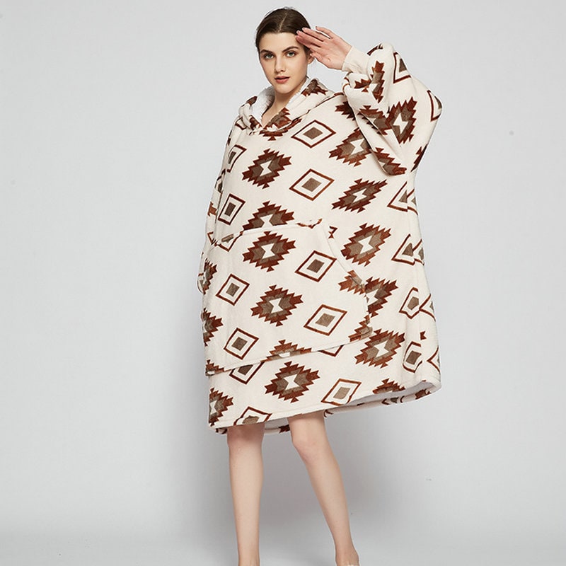 Couverture à capuche ample avec doublure polaire effet mouton
