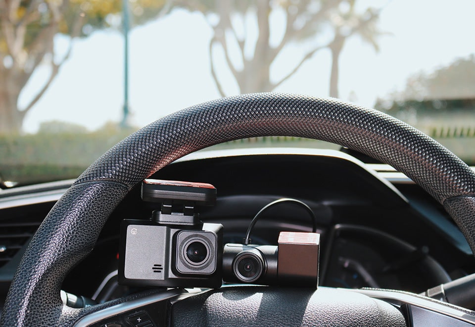 Caméra de voiture avant et arrière avec écran et commande par application