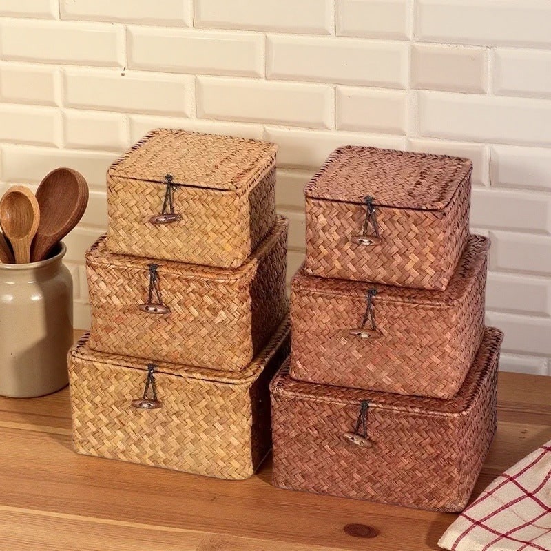 Panier de rangement tressé avec couvercle et fermoir