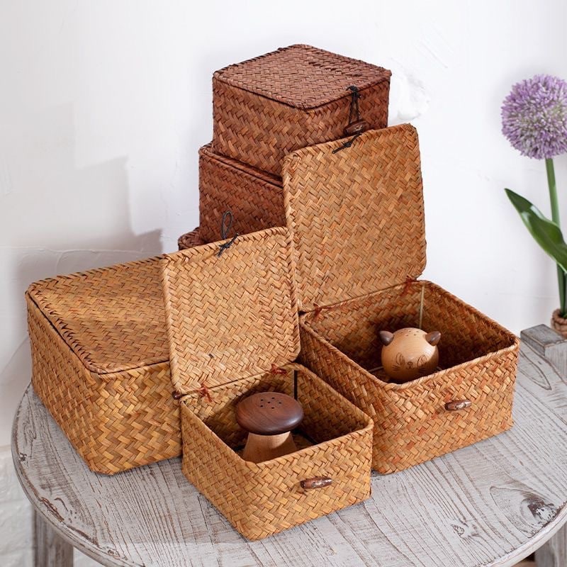 Panier de rangement tressé avec couvercle et fermoir